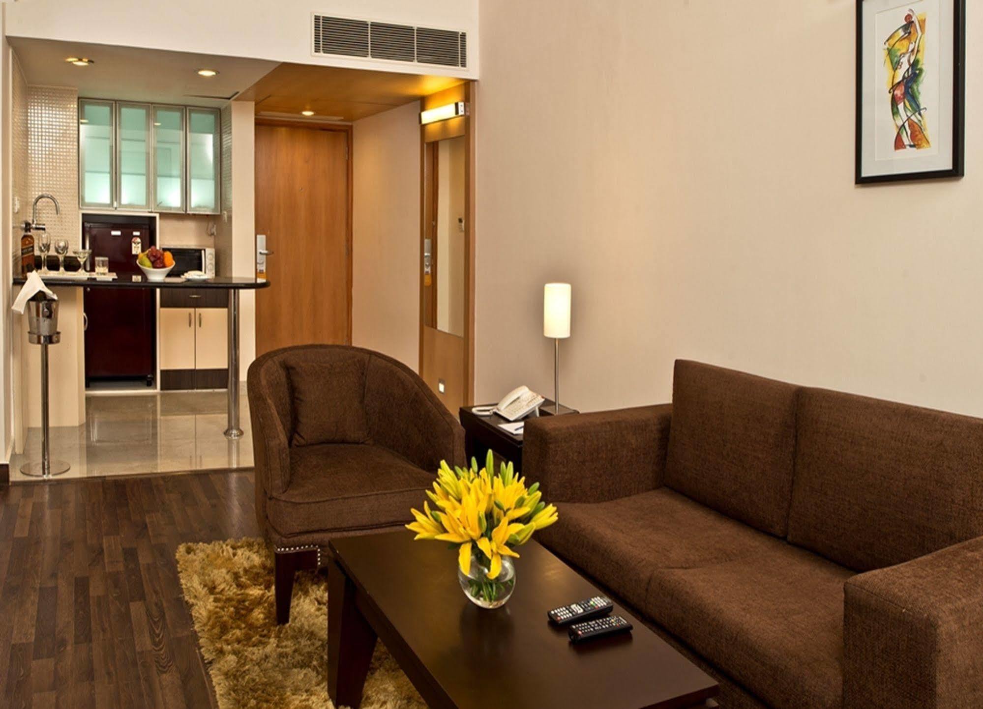 Red Fox By Lemon Tree Hotels, Bhiwadi Kültér fotó